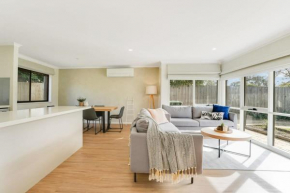 Relaxed at Rosebud-Cosy 3 bedroom beach escape*